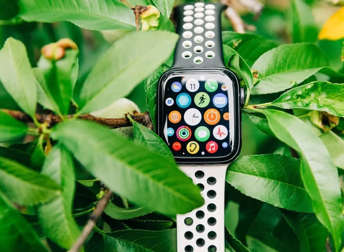 Smartwatches for iPhone: Top 10 Reviewed Watches for 2023