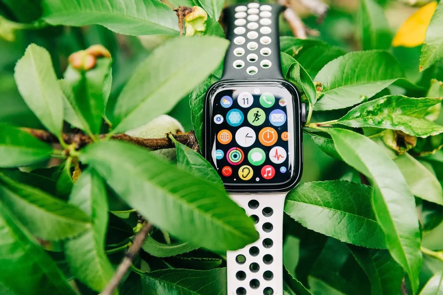 Smartwatches for iPhone: Top 10 Reviewed Watches for 2023